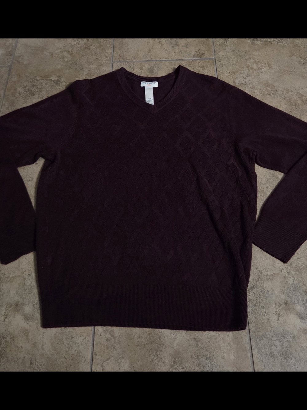 Dockers Red V-Neck Sweater in Burgundy